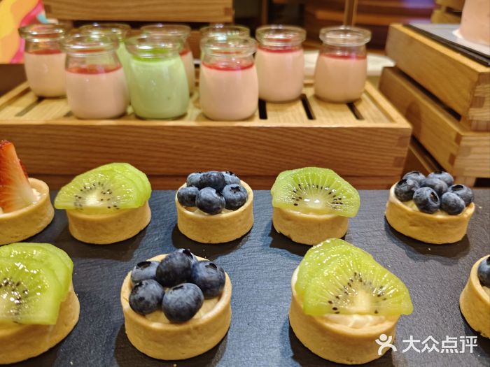 元一希尔顿酒店·鲜切牛肉火锅禅自助餐厅图片