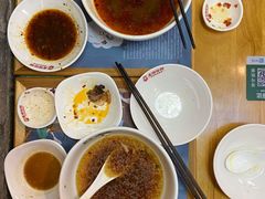 -呷佬·长沙手工米粉(金沙江路店)