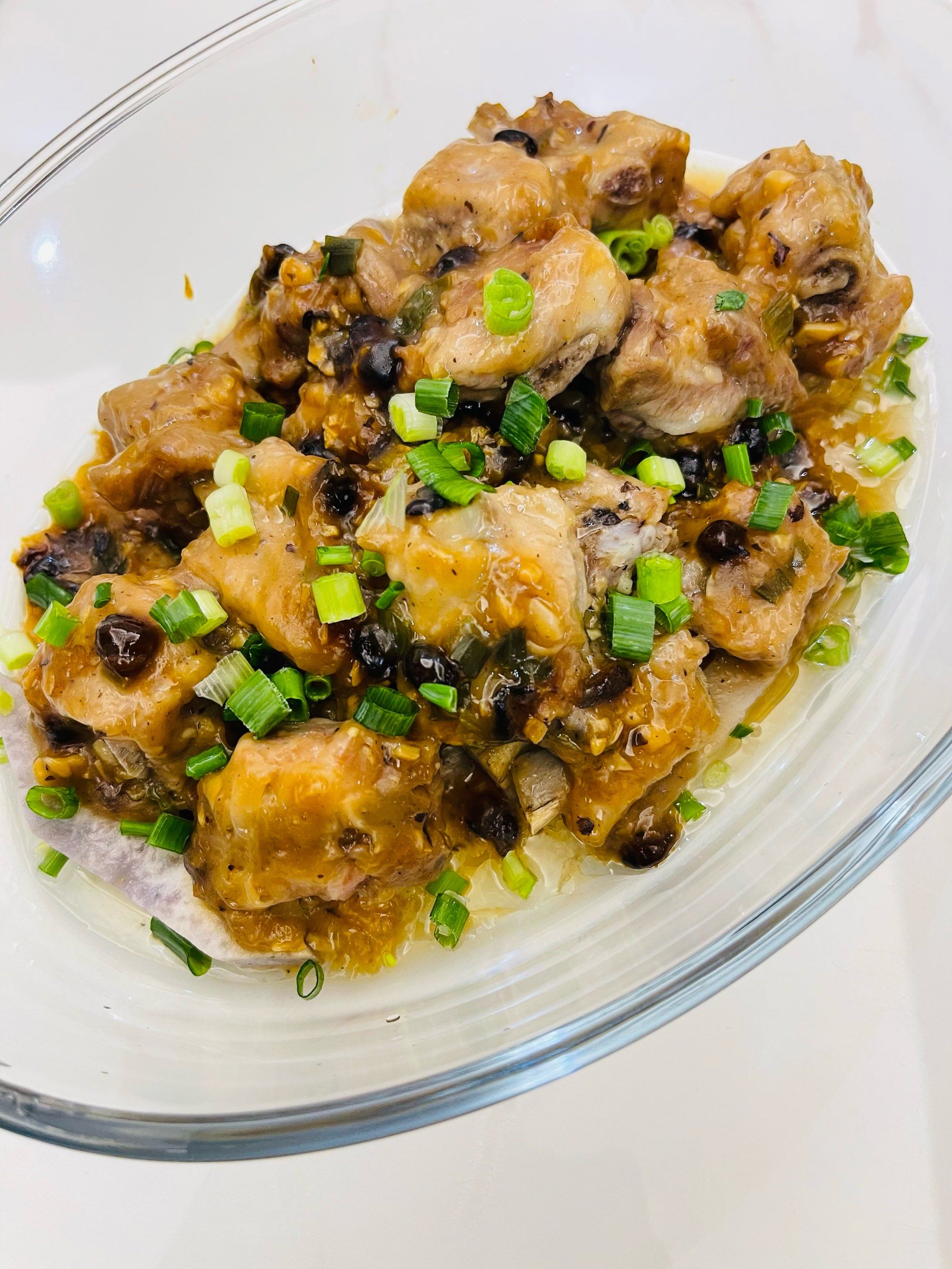 自己做的广式豆豉蒸排骨,以前都喜欢烧糖醋排骨,现在决定要健康,油吃