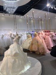 -喜爱高定婚纱摄影