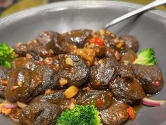 -郑猛记石岐鸽主题餐厅(长江店)