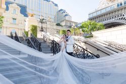 -现代经典婚纱摄影