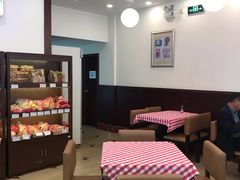 -红宝石·鲜奶小方·海派西点房(南丹店)