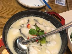 酸汤煮嫩滑鱼片-小大董·烤鸭(王府井apm店)