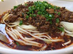 豌杂面红汤-聚园面庄(新光天地店)