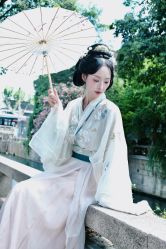 -一揽芳华汉服旗袍体验馆(拙政园店)