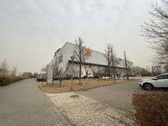 -乔波室内滑雪场