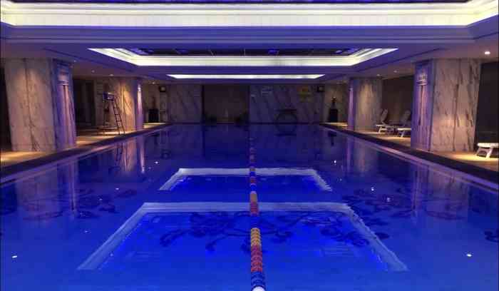 并州饭店·康体部(游泳馆)-"买了早上的晨练票,7:30到了开始人不是.