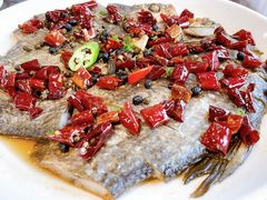 香煎武昌鱼-刘胖子家常菜·蹄花焖藕(中南店)