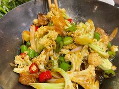 干锅有机花菜-龙梅肥肠鱼(明瓦廊店)