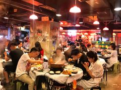 大堂-鲜入围煮花胶鸡海鲜火锅