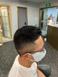 点击看大图 -即型男士理发工作室
