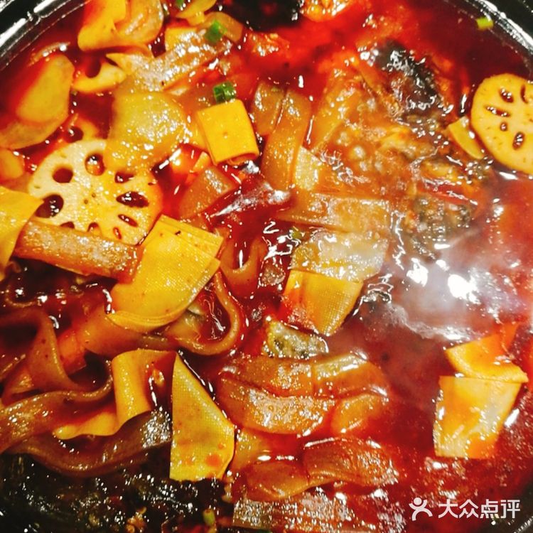 今天带小朋友们在万达二楼玩完游戏，已经是晚上8点多了