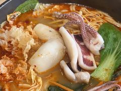 -灵芝妹子海鲜米线(劳动公园店)