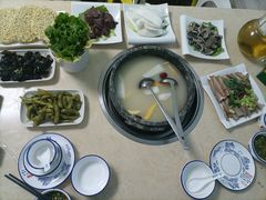 -墨脱石锅椰子鸡•香草鸭•东山羊(大东海店)