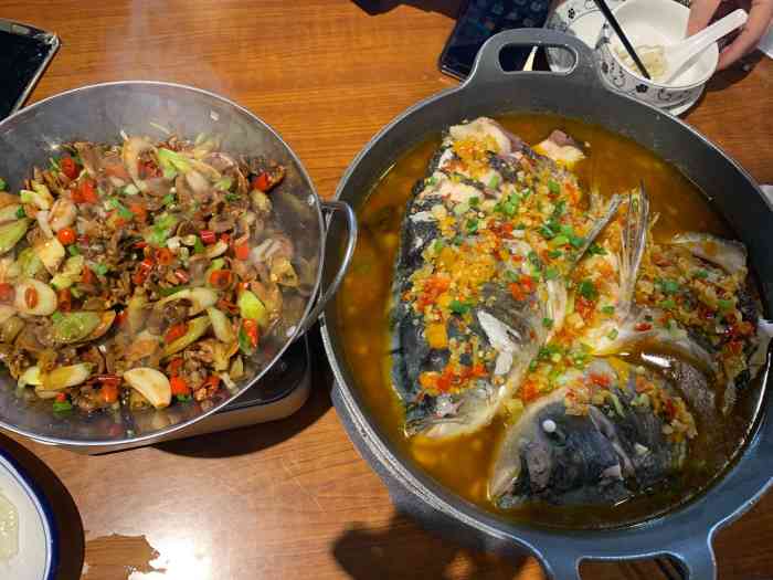 洞庭鱼米湘(龙河路店)-"这家店我们经常来,一家很不错湘菜馆,老板.