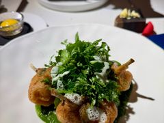 酥炸牛蛙腿佐特制欧芹奶油-Le Bistrot de Racine