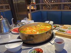 -野山舂·贵州现舂酸汤牛肉(民生路店)