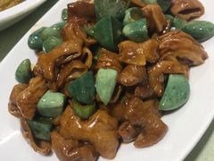 腊八蒜烧肥肠-东四民芳餐厅(世茂工三店)