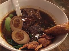 -晶华冠军牛肉面坊