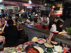 -萍姐火锅·公路夜市(武汉首店)