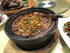 石锅肥肠毛血旺-铜锣湾·有麝自然香(重庆新天地店)