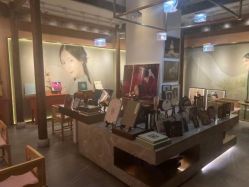 点击看大图 -盘子女人坊古装写真摄影(南京总店)