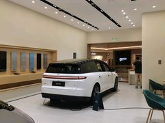 -理想汽车(世纪汇店)