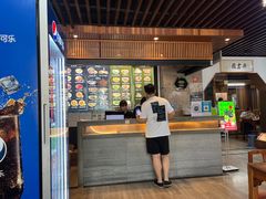 -亮亮面馆(经六路店)