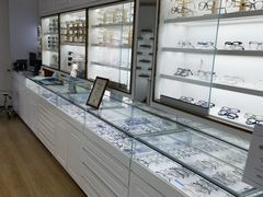 -翰佐蔡司小乐圆·依视路星趣控·暴龙眼镜折扣店