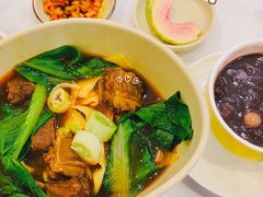 红烧牛肉面-鹿港小镇(黄金店)