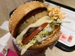 -The Habit Burger Grill 哈比特汉堡(复兴soho店)