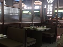 -洪氏嗨捞·广东猪肚鸡·椰子鸡火锅(西咸万象城店)