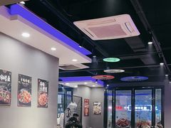 -老街烧烤大排档·地道湖北菜·龙虾馆(汉口火车站店)