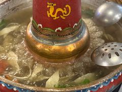 -毛辣果·贵州红酸汤牛肉火锅(西单店)