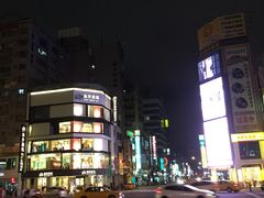 -六合夜市