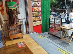 -佬缸炮江湖川菜(玉林店)
