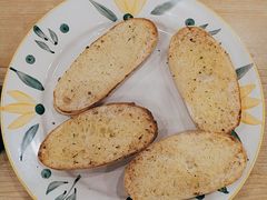 蒜香烤面包-萨莉亚意式餐厅(南京环亚凯瑟琳广场店)