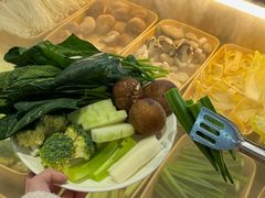 -来龍儿鲜切牛肉自助老火锅