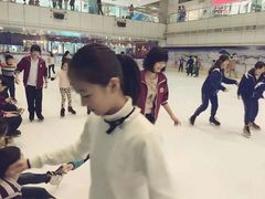 -正佳冰河湾真冰滑冰场