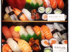 -梅龙镇广场