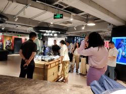 -BRANS PORO布朗斯伯勒西装高级定制·瑞璞西装(金陵店)