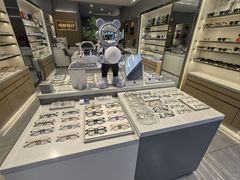 -视野联行眼镜·蔡司·尼康·豪雅·依视路(青浦宝龙店)