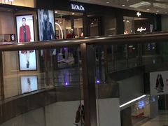 -MO&Co.(龙之梦购物公园店)