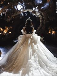 点击看大图 -Renee芮亦婚纱
