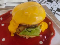 瀑布熔岩牛肉堡-牛纽塔·牛人堡(群众路店)
