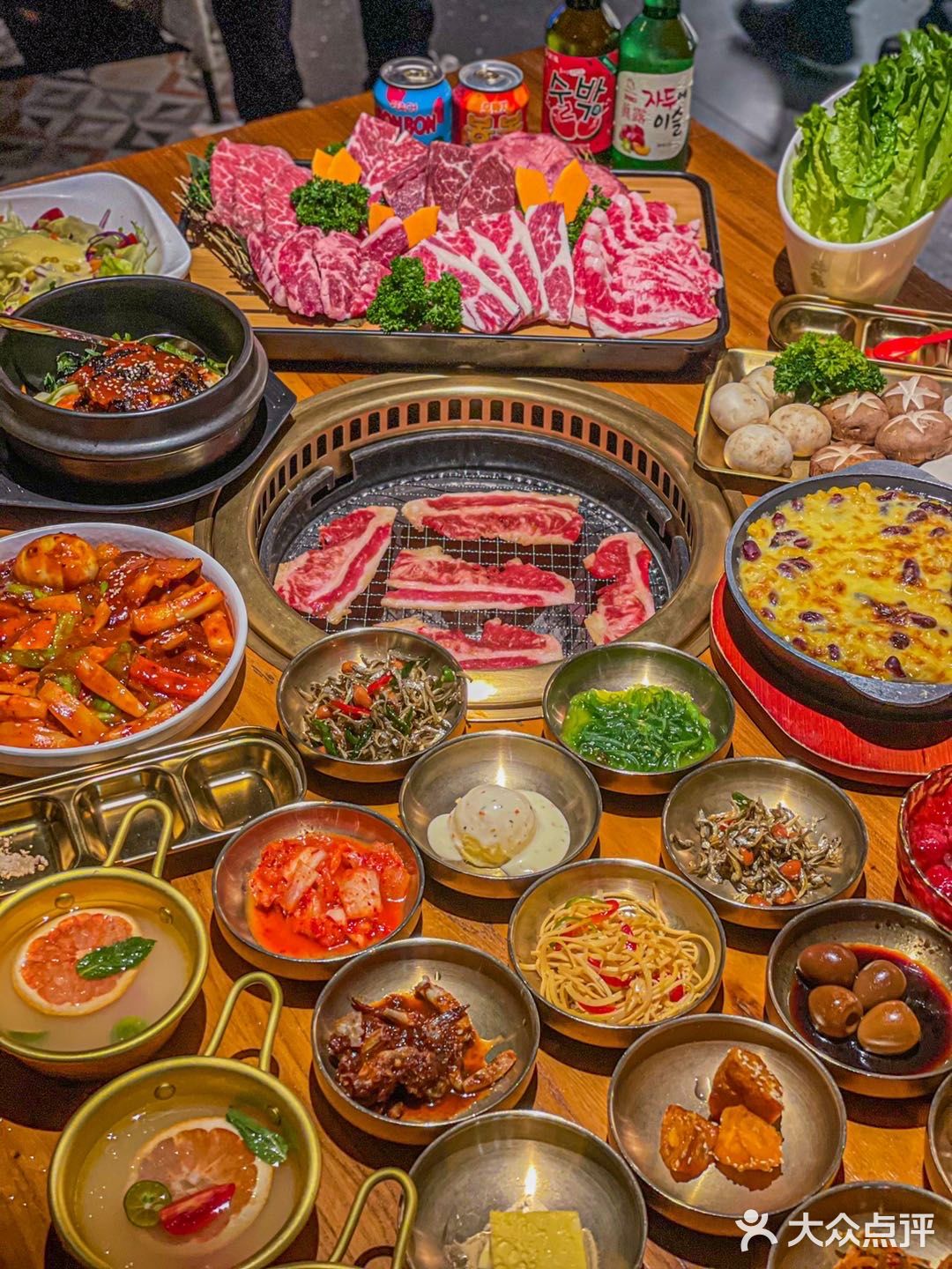  重庆‼️大碗果酒配烤肉🥩滋滋冒油！宝藏韩料店