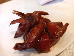 玻璃脆皮乳鸽皇-新雅粤菜馆(南京东路店)