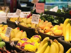 -中百仓储超市有限公司(越秀星汇维港店)