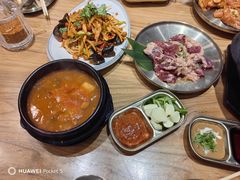 -青瓦餐厅·生鱼片·韩园烤肉(西塔店)